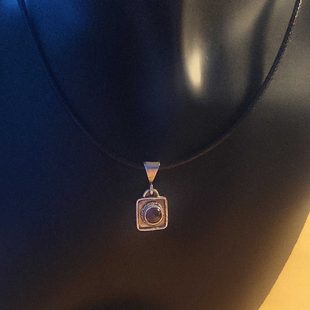 VTG Garnet Gem Sterliing Silver Necklace